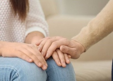 Многим людям, начинающим работу с психологом, тяжело высказать все свои проблемы незнакомому человеку. Как так можно – вывернуть душу наизнан...