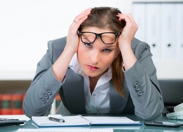 Синдром эмоционального выгорания, когда человек ощущает усталость и раздражение, часто путают с ленью. Важно прислушиваться к внутреннему миру...