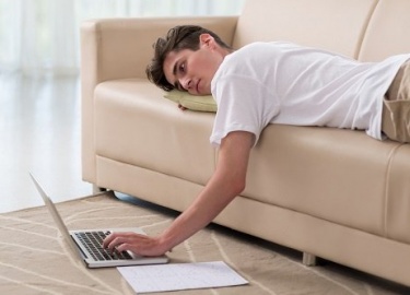 Каждый человек сталкивался с состоянием, когда не хочется идти на работу, готовить еду, наводить порядок, а просто хочется полежать на диване, посм...